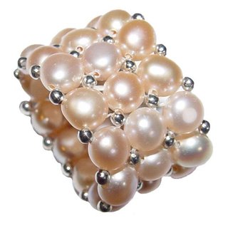 Ring Perle Lachsfarben dreireihig Swasser Perle Natur One Size auf strapazierfhigem Gummi
