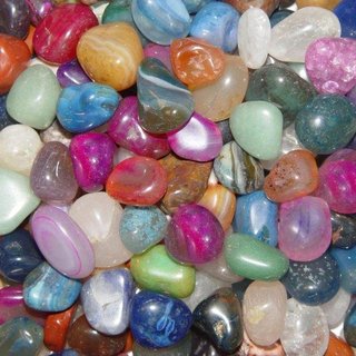 Bunte Trommelstein 1 kg Mischung Edelsteine Natur & colorierte Achate 1 - 3 cm, ca. 130 - 150 Steine