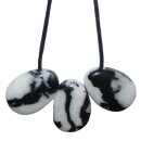 Zebra Marmor Anhänger flacher Trommelstein ca. 30 x 20 mm mit Bohrung 2,5 mm
