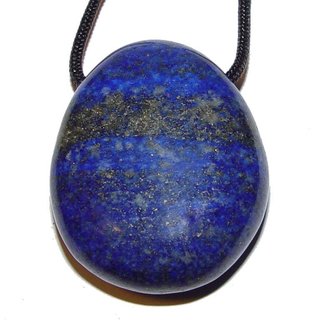 Lapislazuli Anhnger flacher Trommelstein XL ca. 35 x 30 mm in  Tropfen Form mit Bohrung ca. 2,5 mm