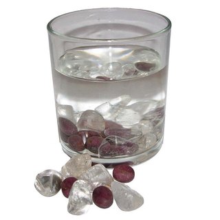 Edelsteinwasser ca. 50 g Wasserstein Mischung Trommelsteine Bergkristall und Rubin