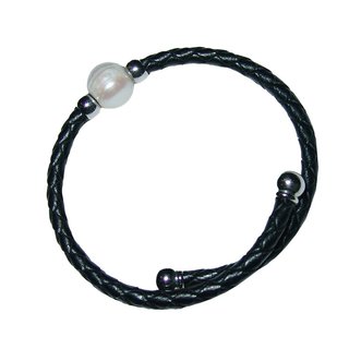 Leder Armband /  Reif schwarz geflochten mit Swasser Perle creme wei ein echter Hingucker schlicht und edel !