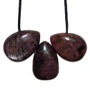 Rubin Anhänger Trommelstein in Tropfenform ca. 30 x 20 mm, mit Bohrung: ca. 2,5 mm