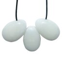 Jade weiß Anhänger Trommelstein ca. 30 x 20 mm mit Bohrung ca. 2,5 mm